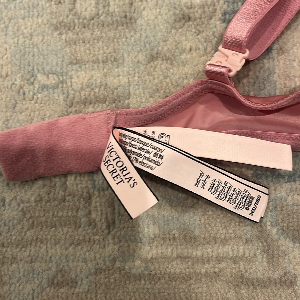 Victoria Secret Push Up Bra - 36D adjustable back straps - Picture 7 of 8